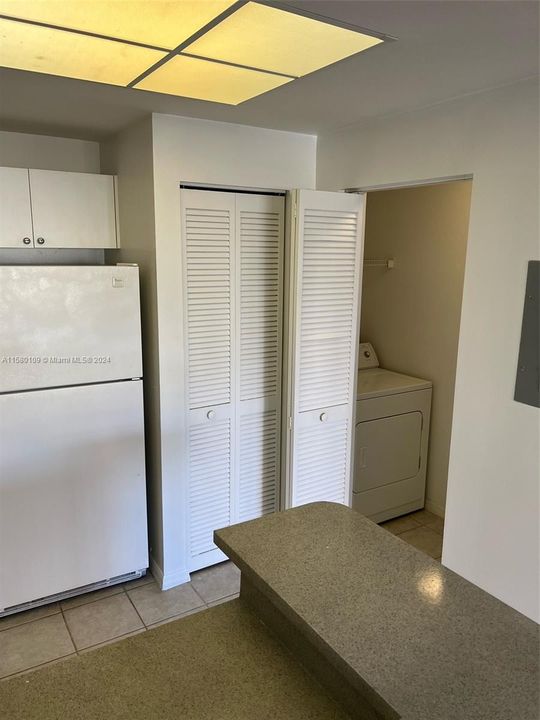 For Rent: $2,050 (1 beds, 1 baths, 794 Square Feet)