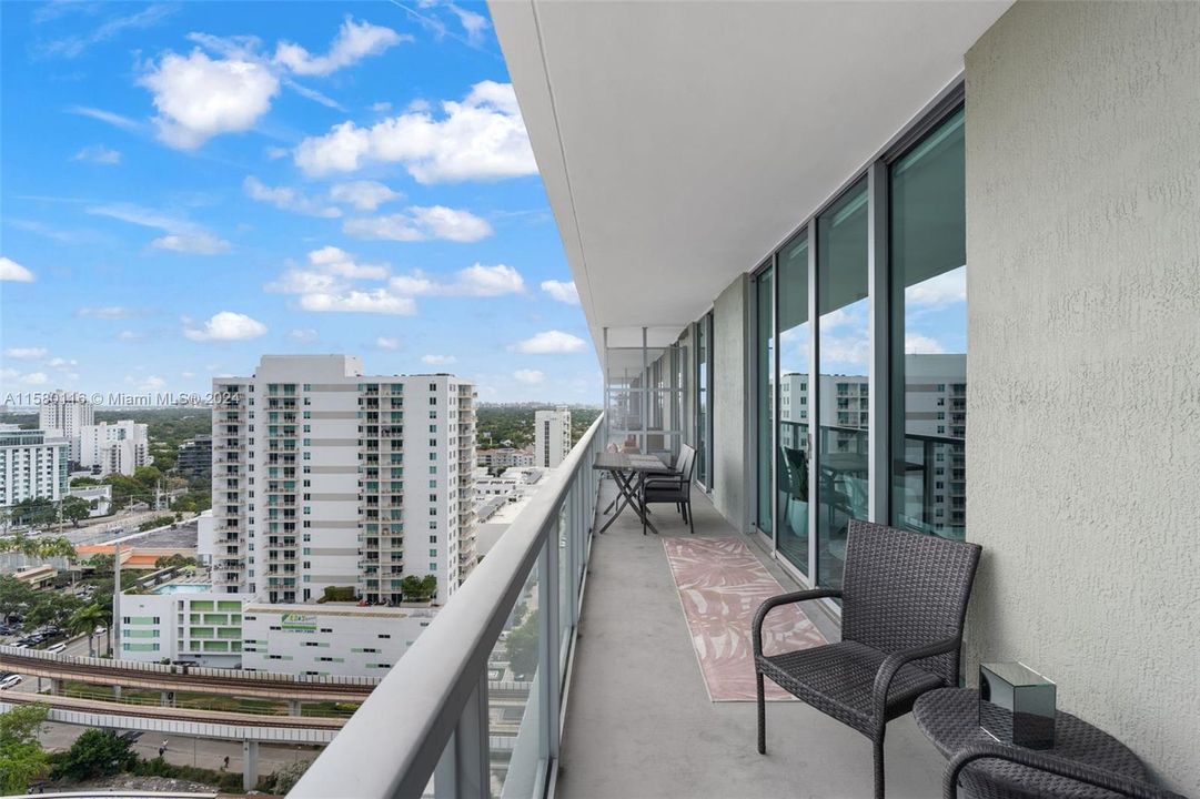 Active With Contract: $640,000 (2 beds, 2 baths, 1013 Square Feet)