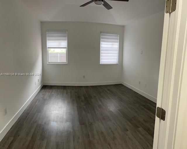 Recently Rented: $3,900 (3 beds, 2 baths, 1559 Square Feet)