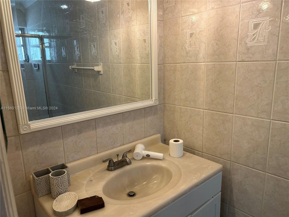 最近租的: $2,700 (3 贝兹, 2 浴室, 1422 平方英尺)