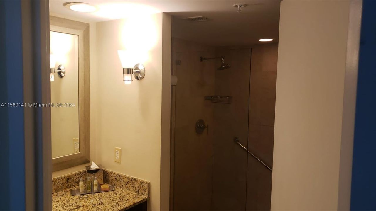 For Sale: $140,000 (1 beds, 1 baths, 341 Square Feet)