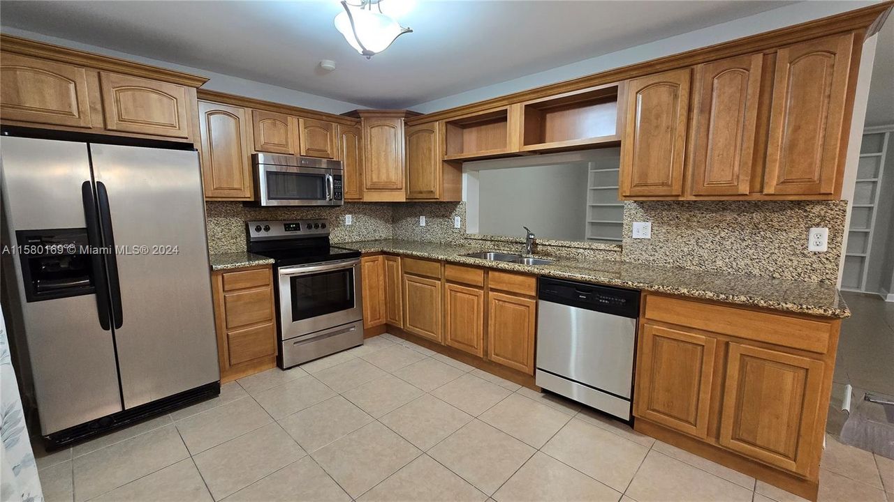 For Rent: $3,000 (3 beds, 2 baths, 1635 Square Feet)