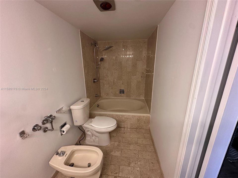 For Rent: $7,500 (2 beds, 3 baths, 2320 Square Feet)