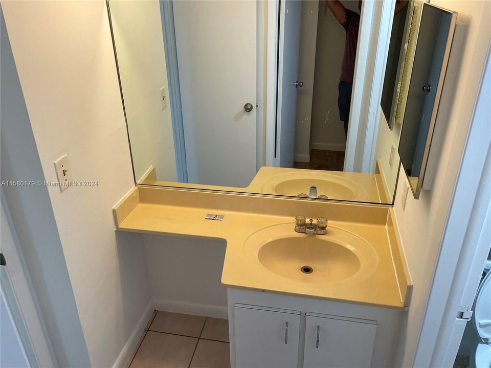 For Rent: $1,500 (0 beds, 1 baths, 543 Square Feet)