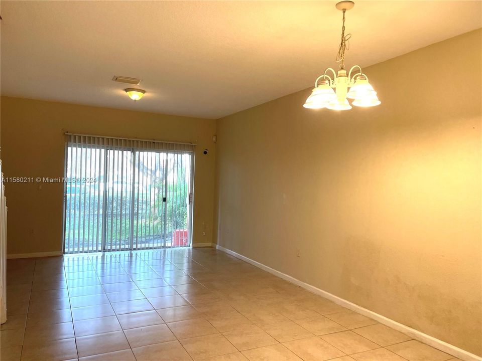 Active With Contract: $2,300 (2 beds, 2 baths, 1214 Square Feet)