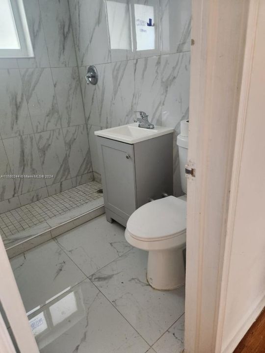 最近租的: $2,900 (3 贝兹, 2 浴室, 1592 平方英尺)