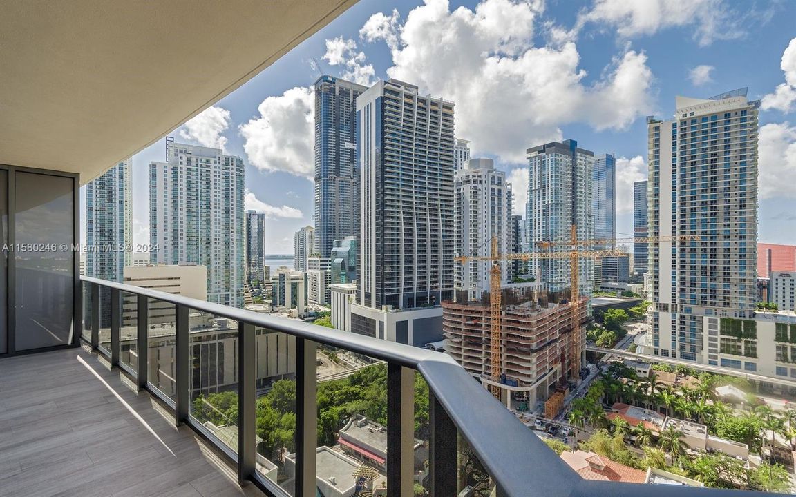 Great South-East View. Close to Mary Brickell and City Center.