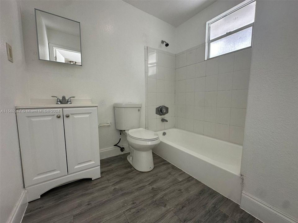 最近租的: $3,050 (3 贝兹, 2 浴室, 1206 平方英尺)
