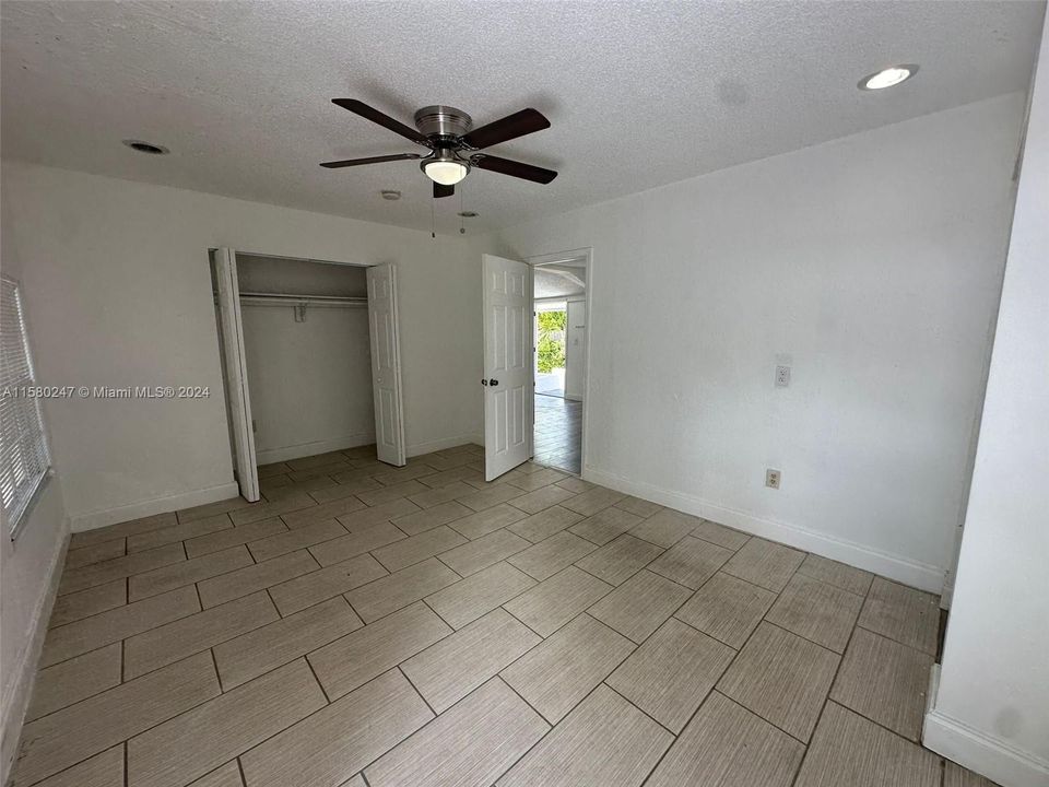 Recently Rented: $3,050 (3 beds, 2 baths, 1206 Square Feet)