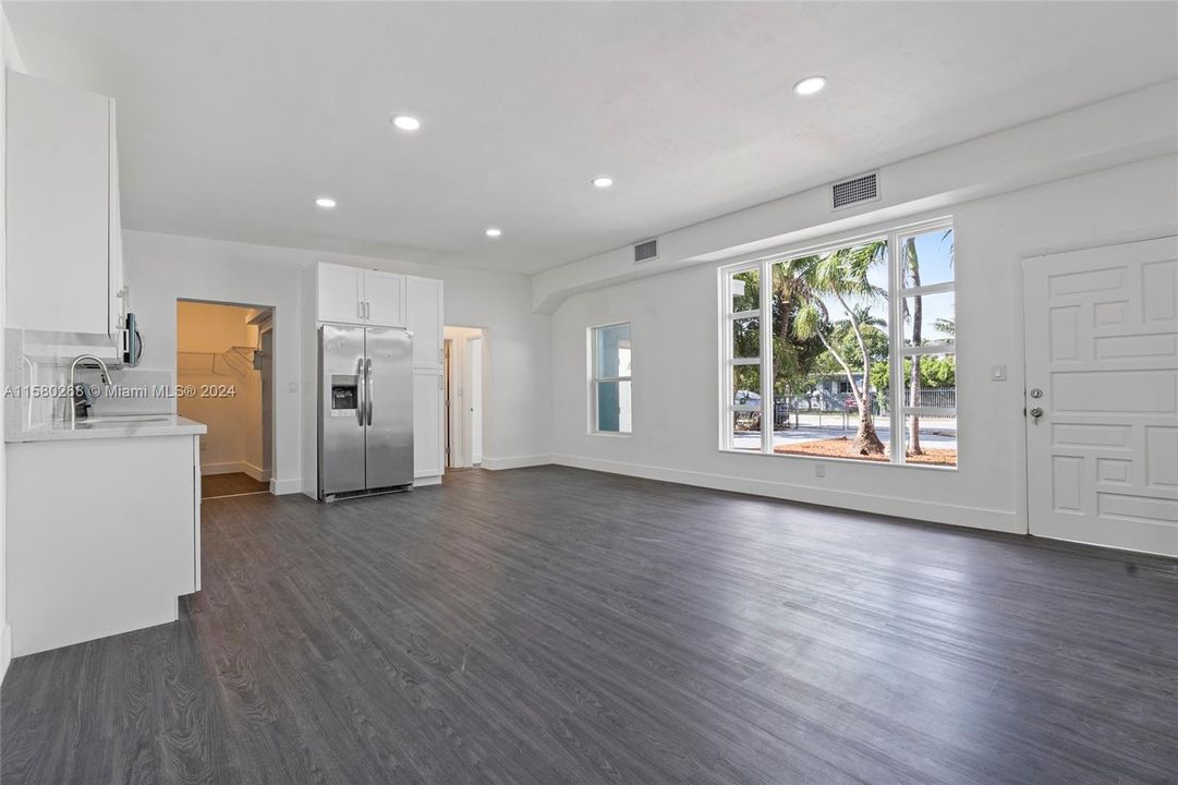For Sale: $644,900 (4 beds, 2 baths, 1478 Square Feet)