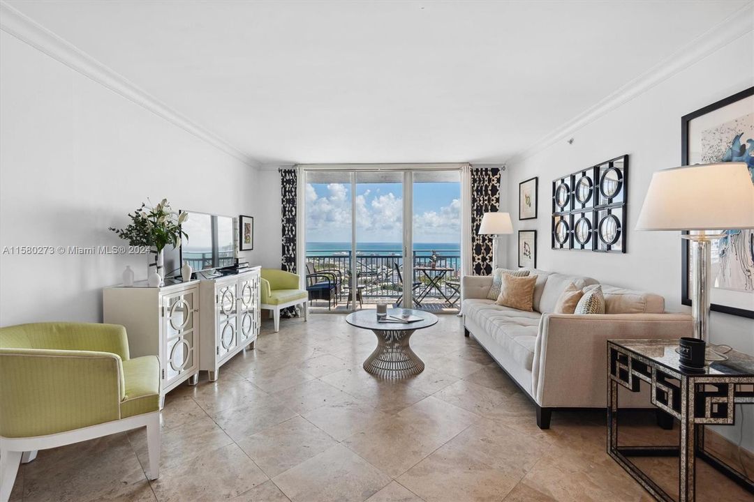 For Sale: $1,345,000 (2 beds, 2 baths, 1080 Square Feet)