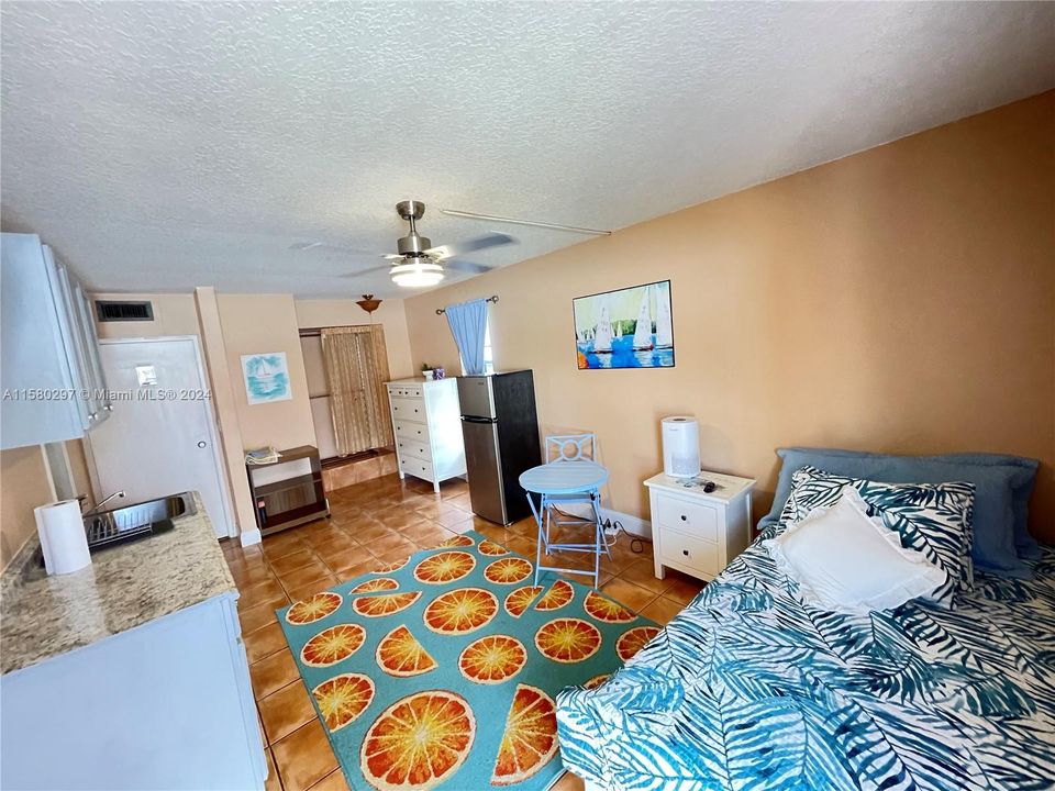 For Sale: $450,000 (2 beds, 2 baths, 1716 Square Feet)