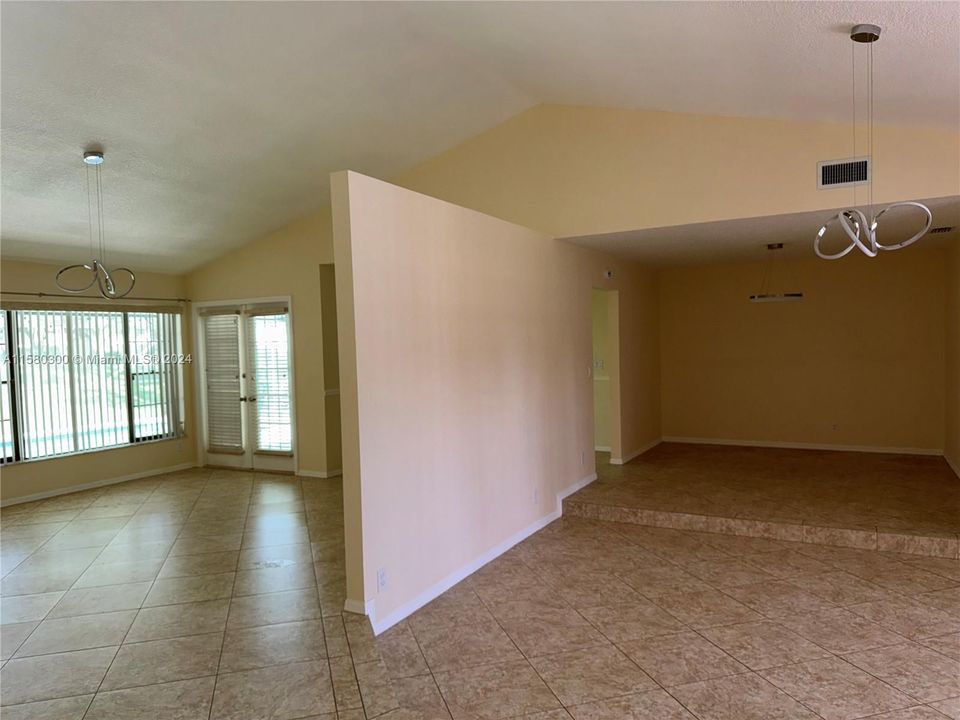 Active With Contract: $4,000 (3 beds, 2 baths, 1913 Square Feet)