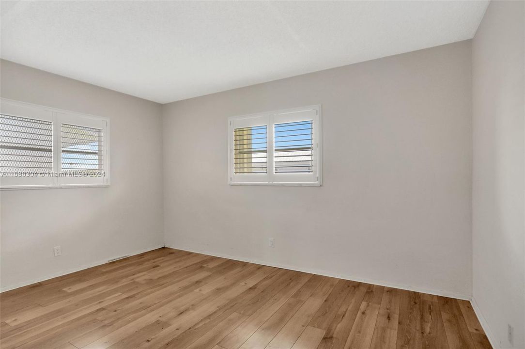 For Sale: $360,000 (2 beds, 2 baths, 1257 Square Feet)