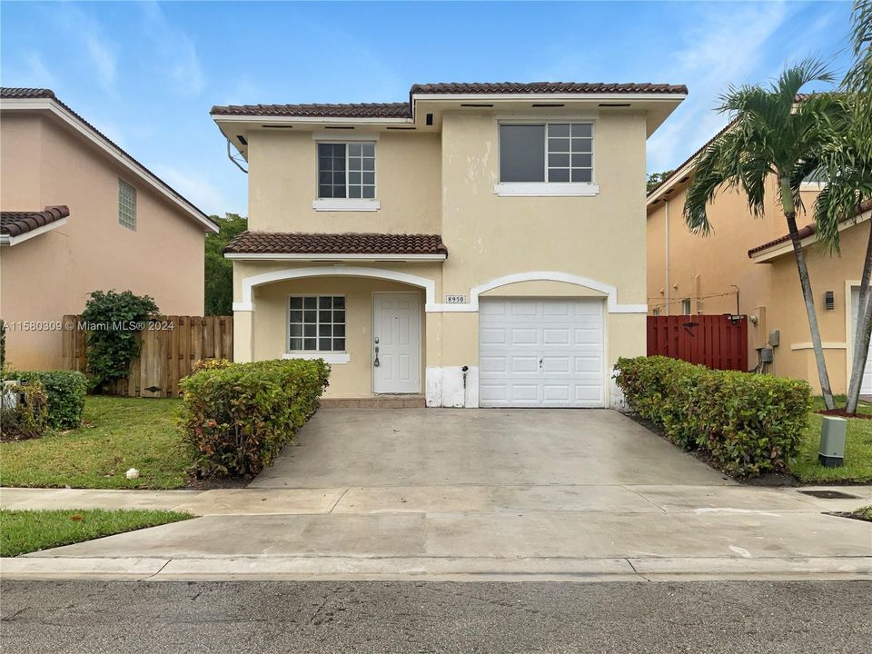 For Sale: $556,000 (4 beds, 3 baths, 1705 Square Feet)