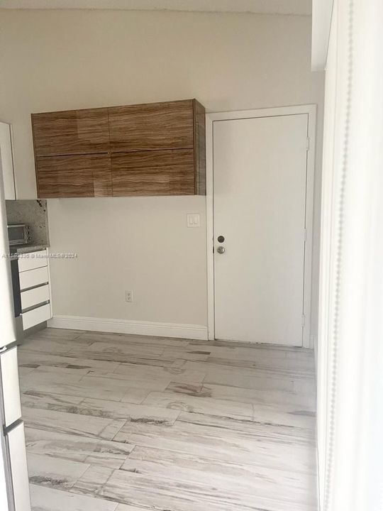 For Rent: $3,900 (3 beds, 2 baths, 1064 Square Feet)