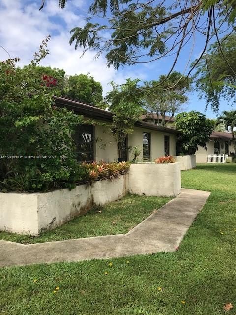 Recently Sold: $395,000 (3 beds, 2 baths, 1181 Square Feet)