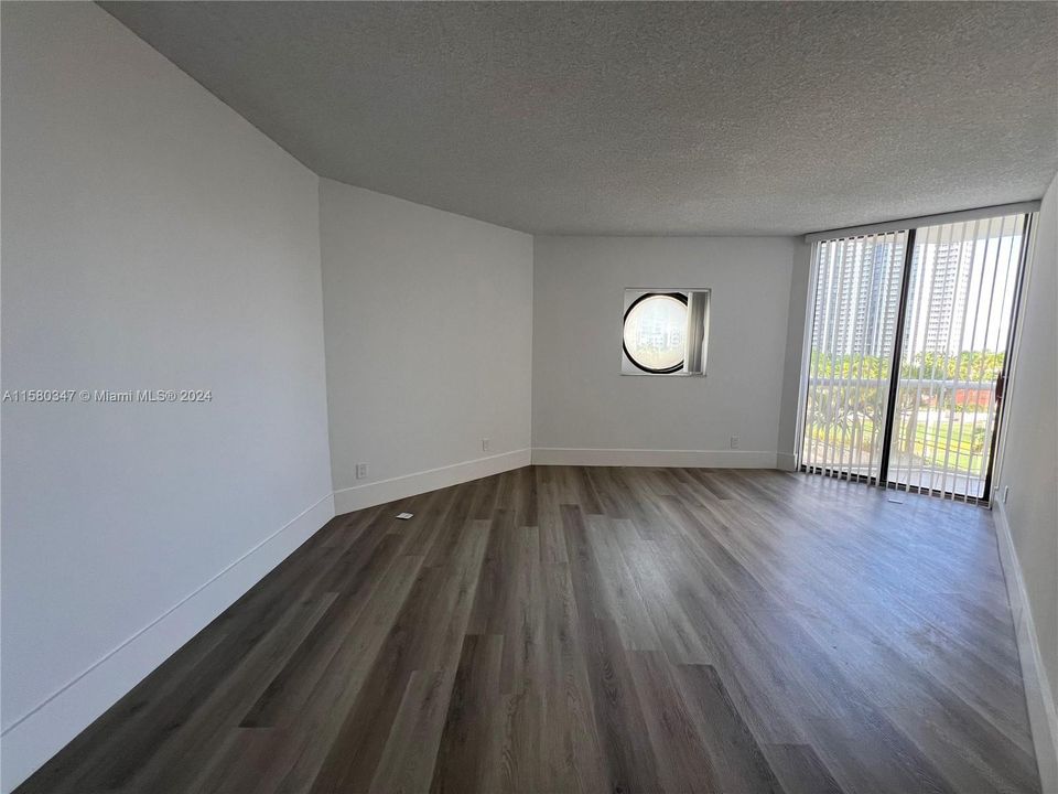 For Rent: $3,000 (2 beds, 2 baths, 1154 Square Feet)