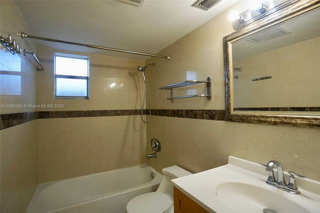 最近租的: $2,100 (2 贝兹, 2 浴室, 1038 平方英尺)