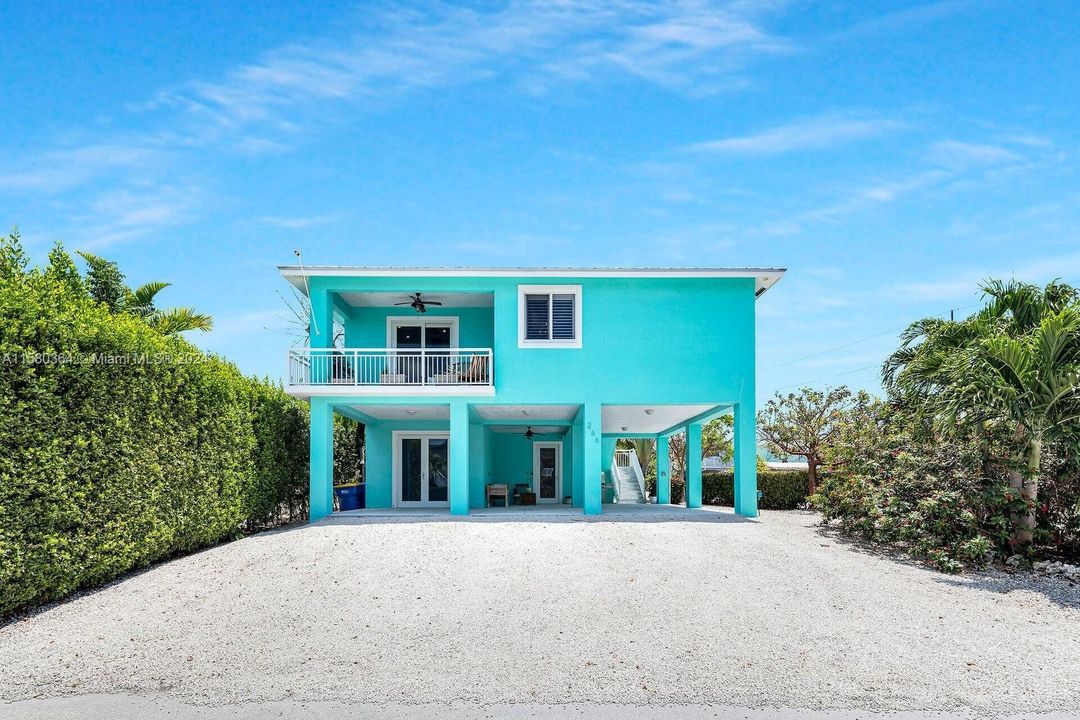 Active With Contract: $1,195,000 (5 beds, 3 baths, 0 Square Feet)