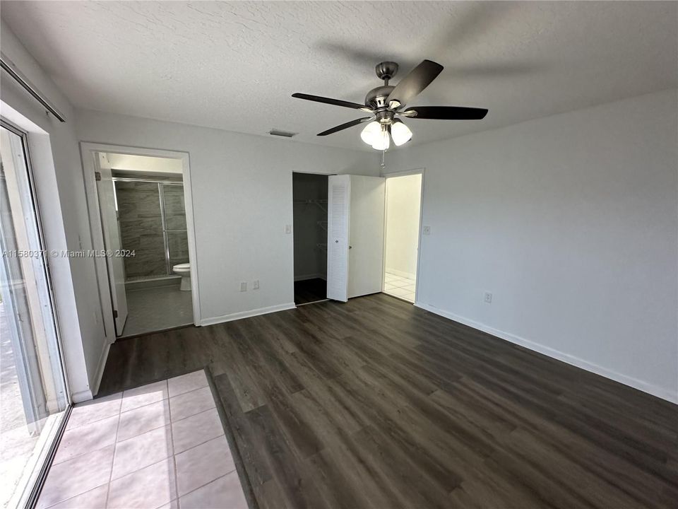 Active With Contract: $472,900 (3 beds, 2 baths, 1369 Square Feet)