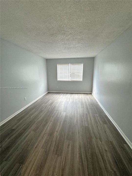 For Rent: $2,260 (1 beds, 1 baths, 791 Square Feet)