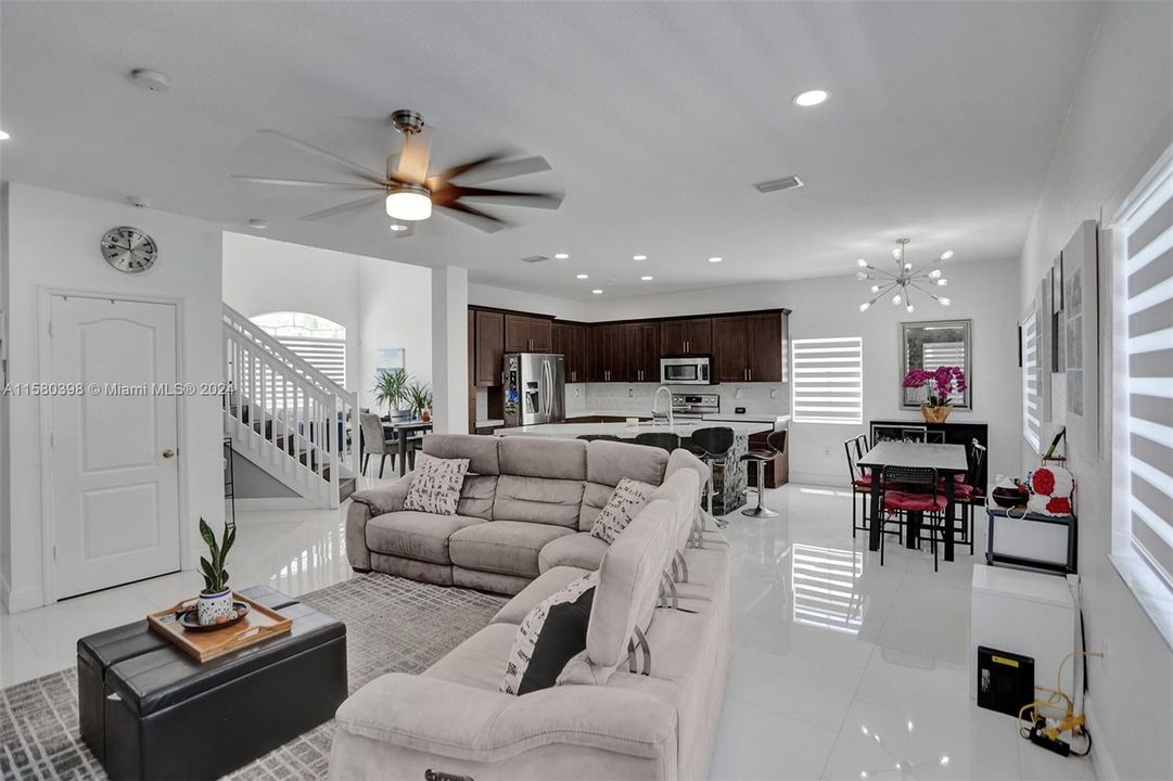 Active With Contract: $4,500 (4 beds, 3 baths, 2581 Square Feet)