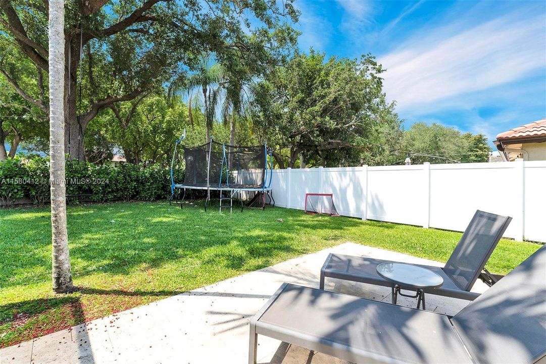 最近租的: $5,500 (4 贝兹, 2 浴室, 2504 平方英尺)