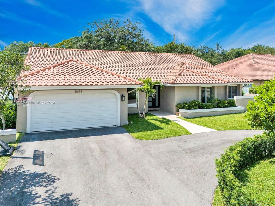 最近租的: $5,500 (4 贝兹, 2 浴室, 2504 平方英尺)