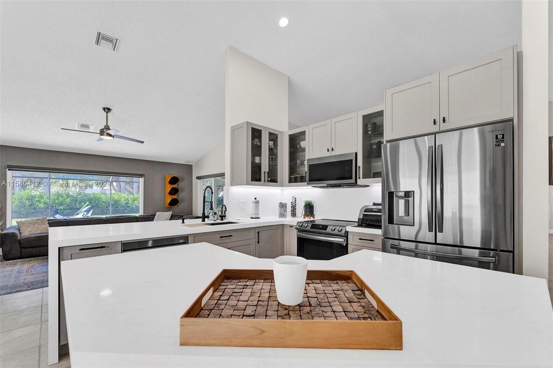 最近租的: $5,500 (4 贝兹, 2 浴室, 2504 平方英尺)