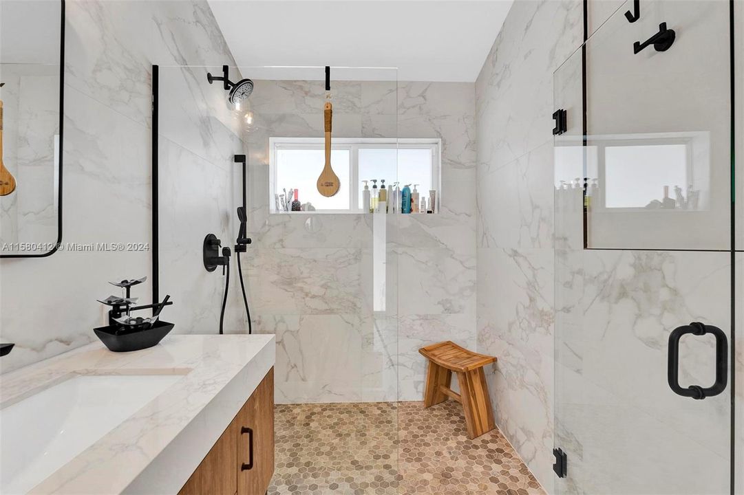 最近租的: $5,500 (4 贝兹, 2 浴室, 2504 平方英尺)