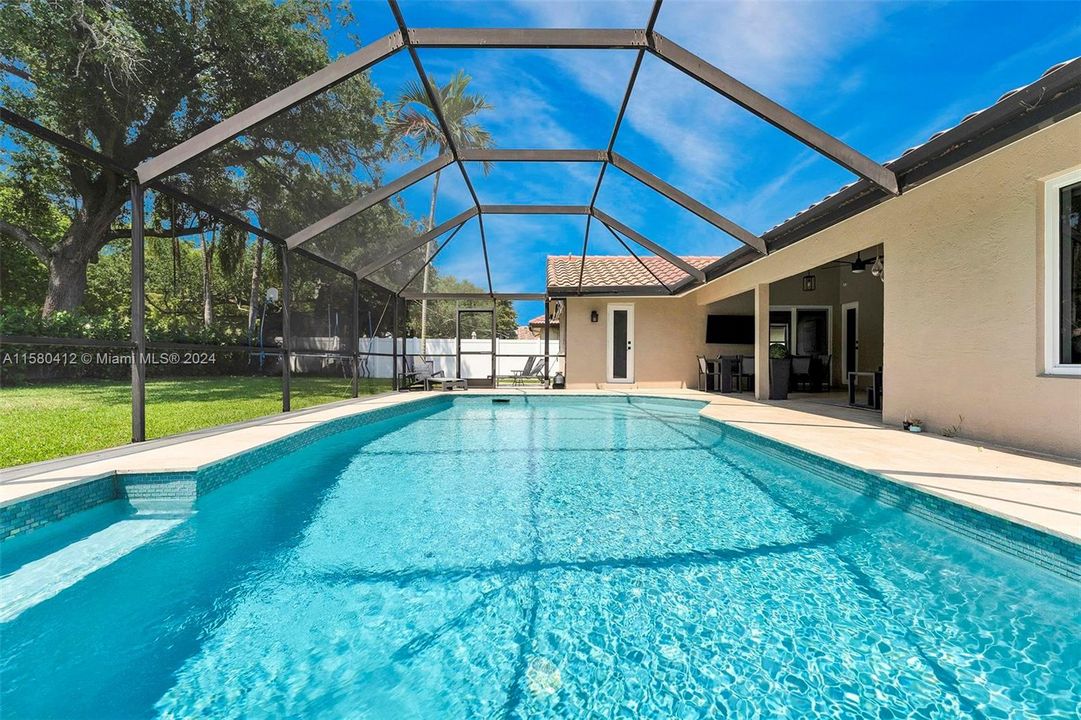 最近租的: $5,500 (4 贝兹, 2 浴室, 2504 平方英尺)