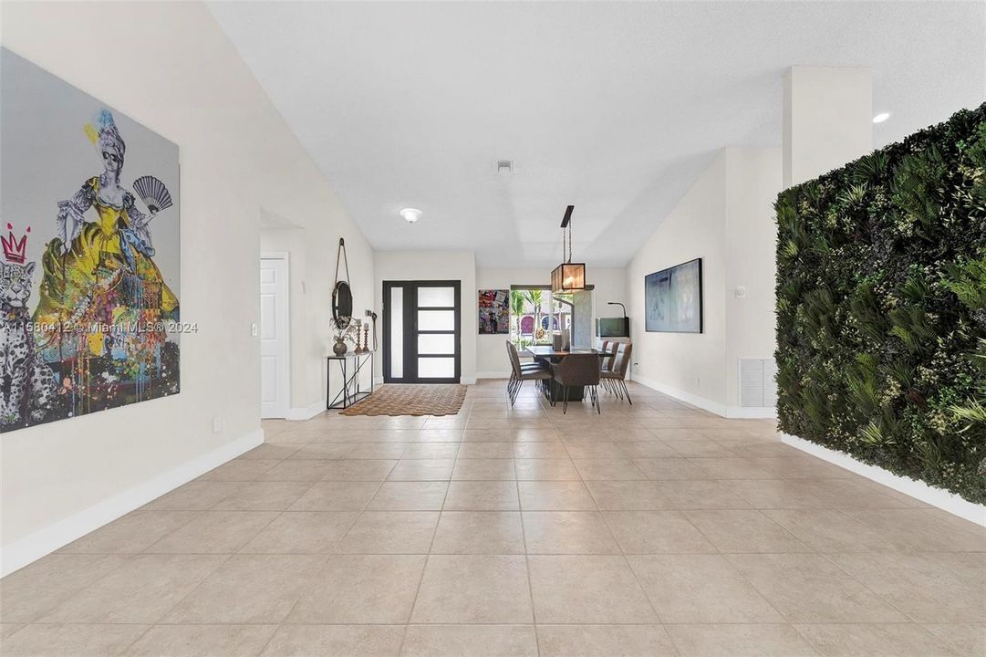 最近租的: $5,500 (4 贝兹, 2 浴室, 2504 平方英尺)