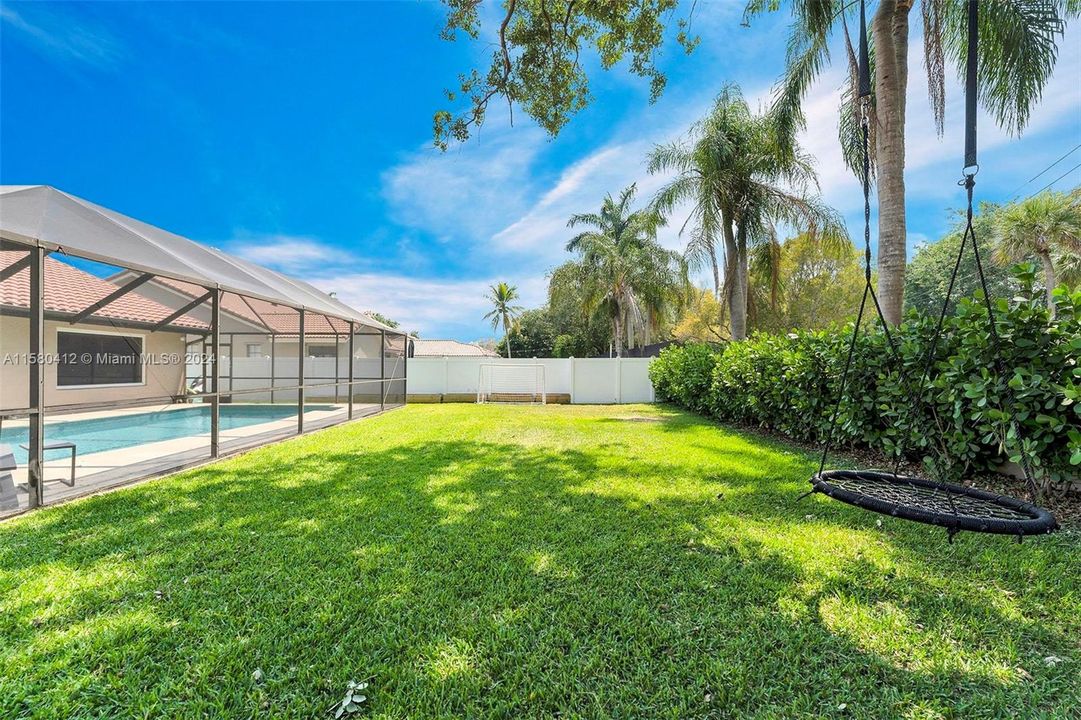 最近租的: $5,500 (4 贝兹, 2 浴室, 2504 平方英尺)