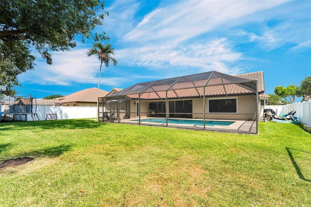 最近租的: $5,500 (4 贝兹, 2 浴室, 2504 平方英尺)