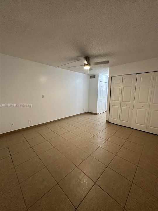 Active With Contract: $1,775 (1 beds, 2 baths, 900 Square Feet)