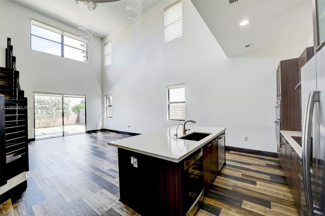 Active With Contract: $899,000 (5 beds, 3 baths, 3045 Square Feet)