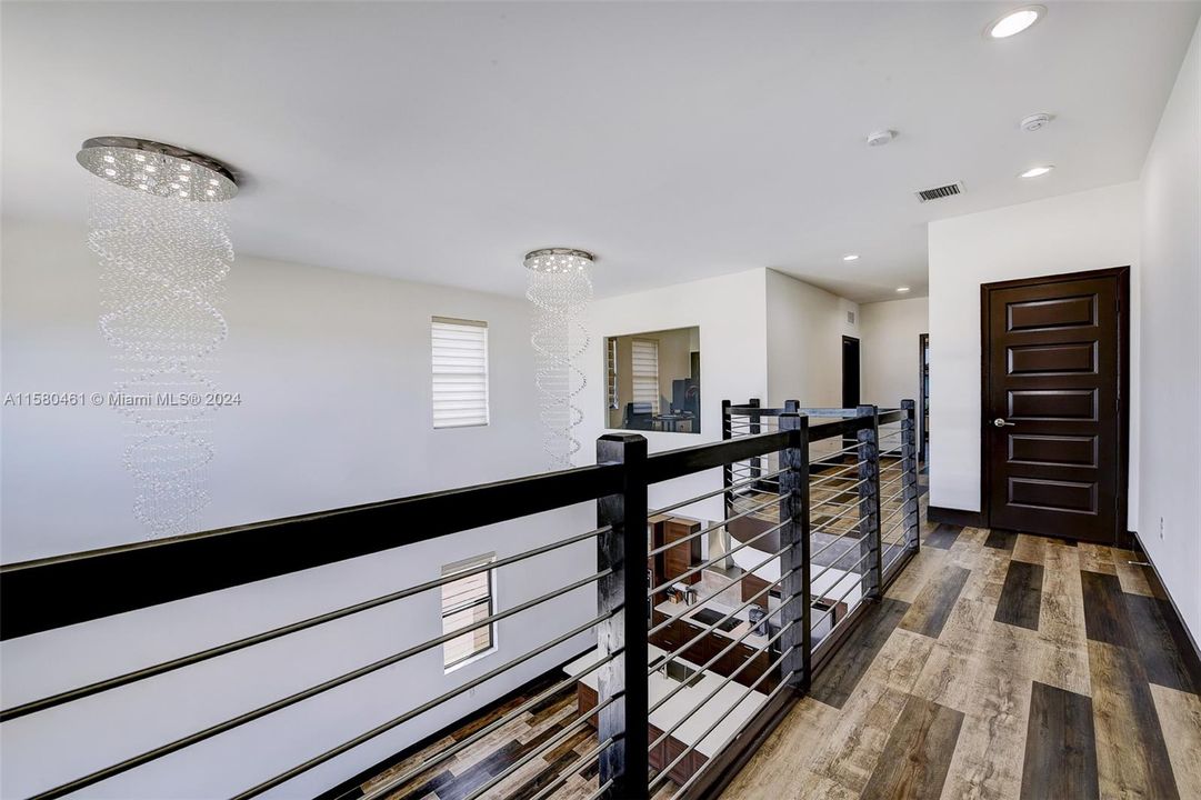 Active With Contract: $899,000 (5 beds, 3 baths, 3045 Square Feet)