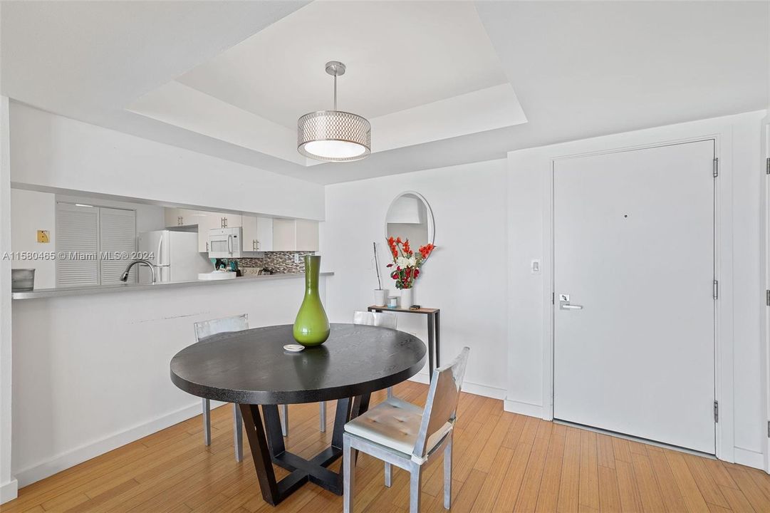 For Sale: $845,000 (2 beds, 2 baths, 1078 Square Feet)