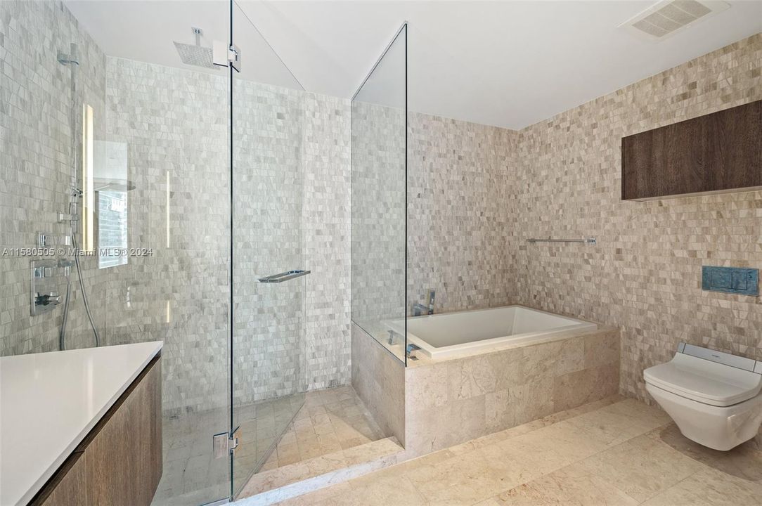 Recently Rented: $6,190 (2 beds, 2 baths, 1261 Square Feet)