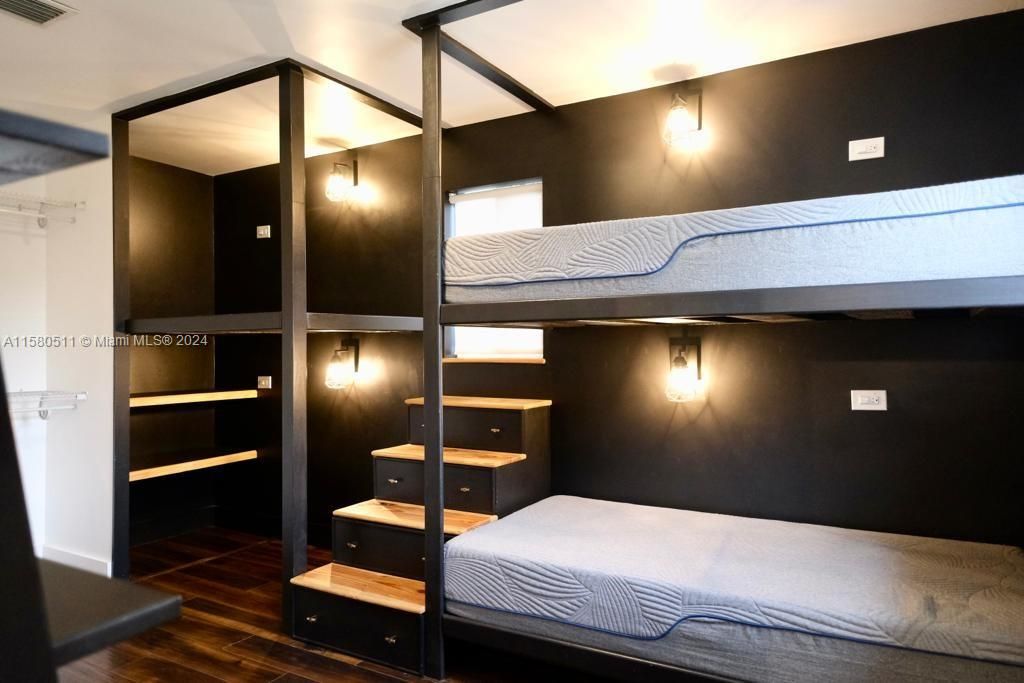 En Renta: $3,900 (4 camas, 2 baños, 1832 Pies cuadrados)