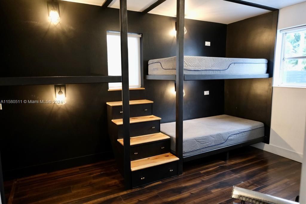 En Renta: $3,900 (4 camas, 2 baños, 1832 Pies cuadrados)