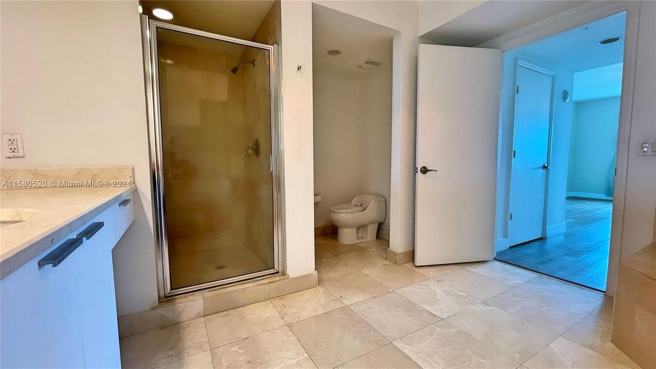 出租: $3,100 (2 贝兹, 2 浴室, 1758 平方英尺)
