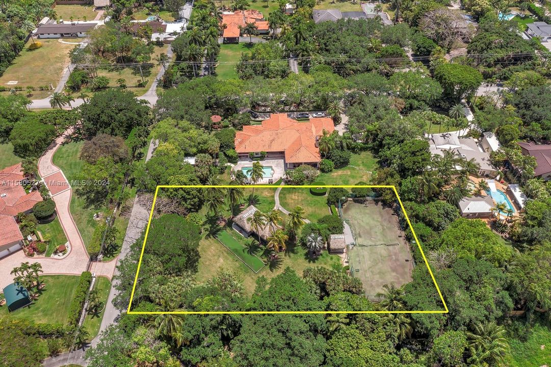 Activo con contrato: $1,299,000 (0.83 acres)