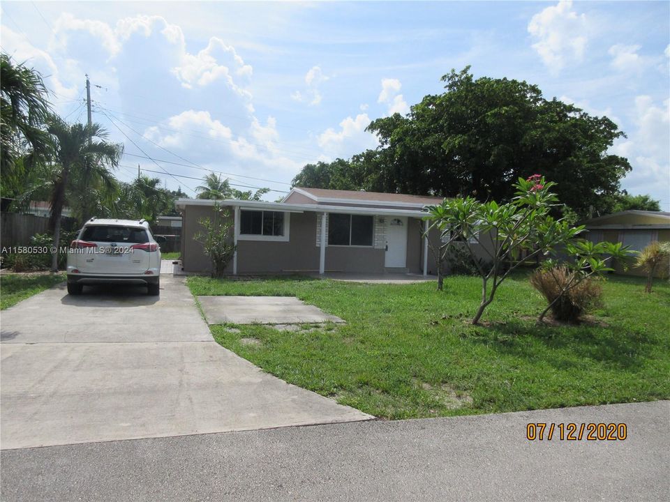 For Rent: $2,700 (3 beds, 2 baths, 784 Square Feet)