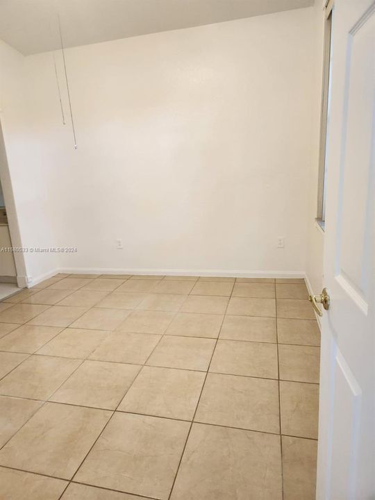 Active With Contract: $2,650 (2 beds, 2 baths, 1005 Square Feet)