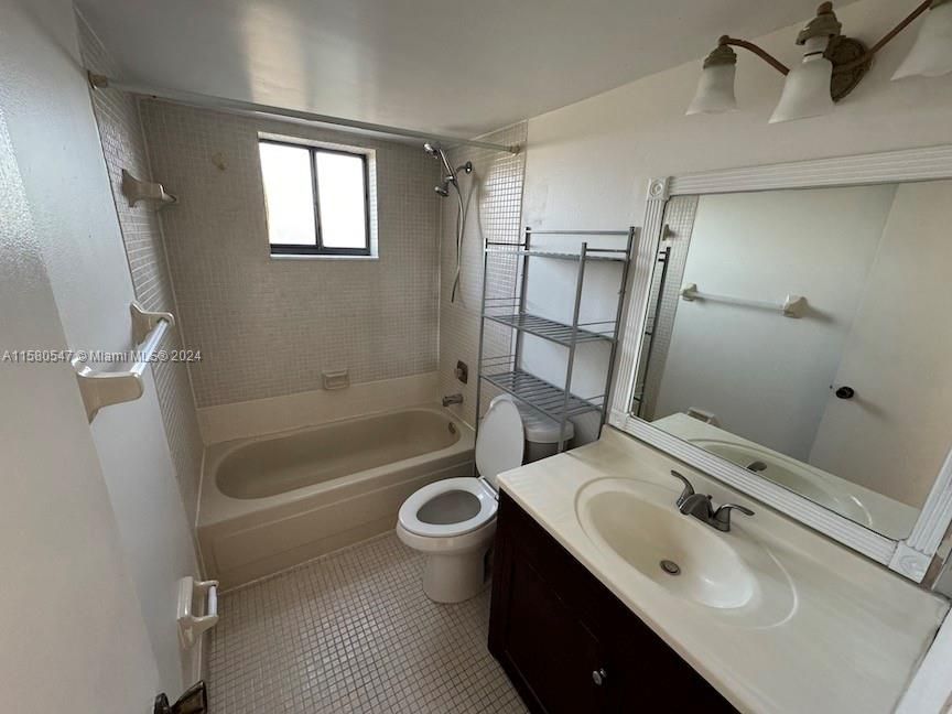 В аренду: $2,650 (3 спален, 2 ванн, 1099 Квадратных фут)