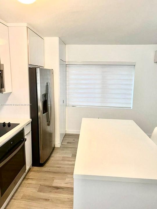 For Rent: $2,950 (1 beds, 1 baths, 588 Square Feet)