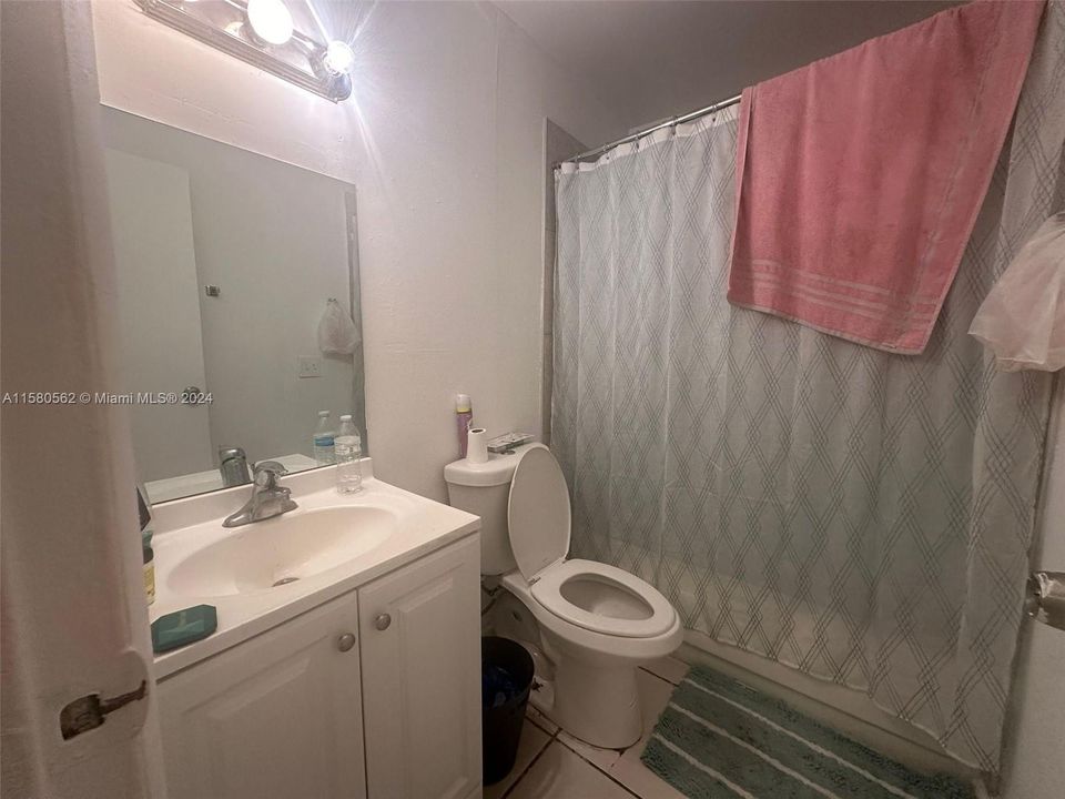 For Sale: $126,500 (1 beds, 1 baths, 740 Square Feet)