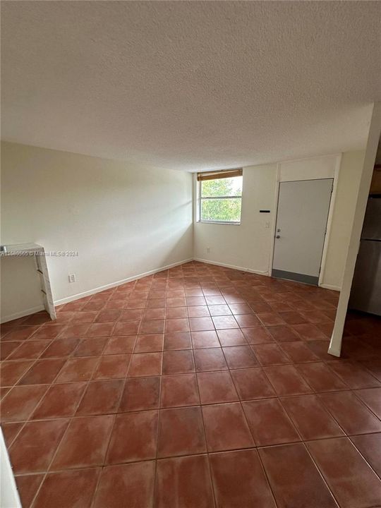 For Rent: $1,750 (1 beds, 1 baths, 620 Square Feet)